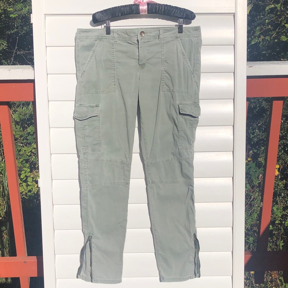 American Eagle Outfitters Green Straight Leg Pants